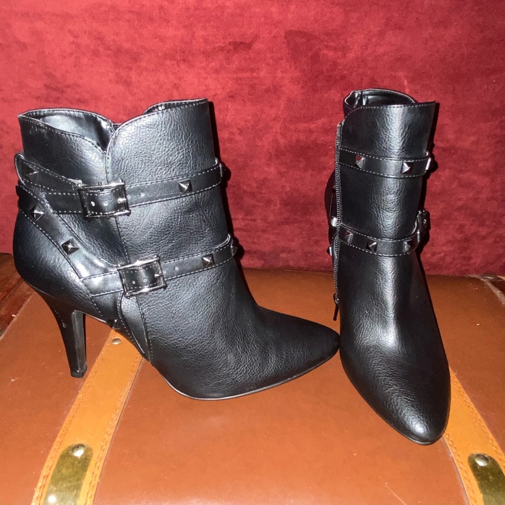 Nice high heel boots - like new